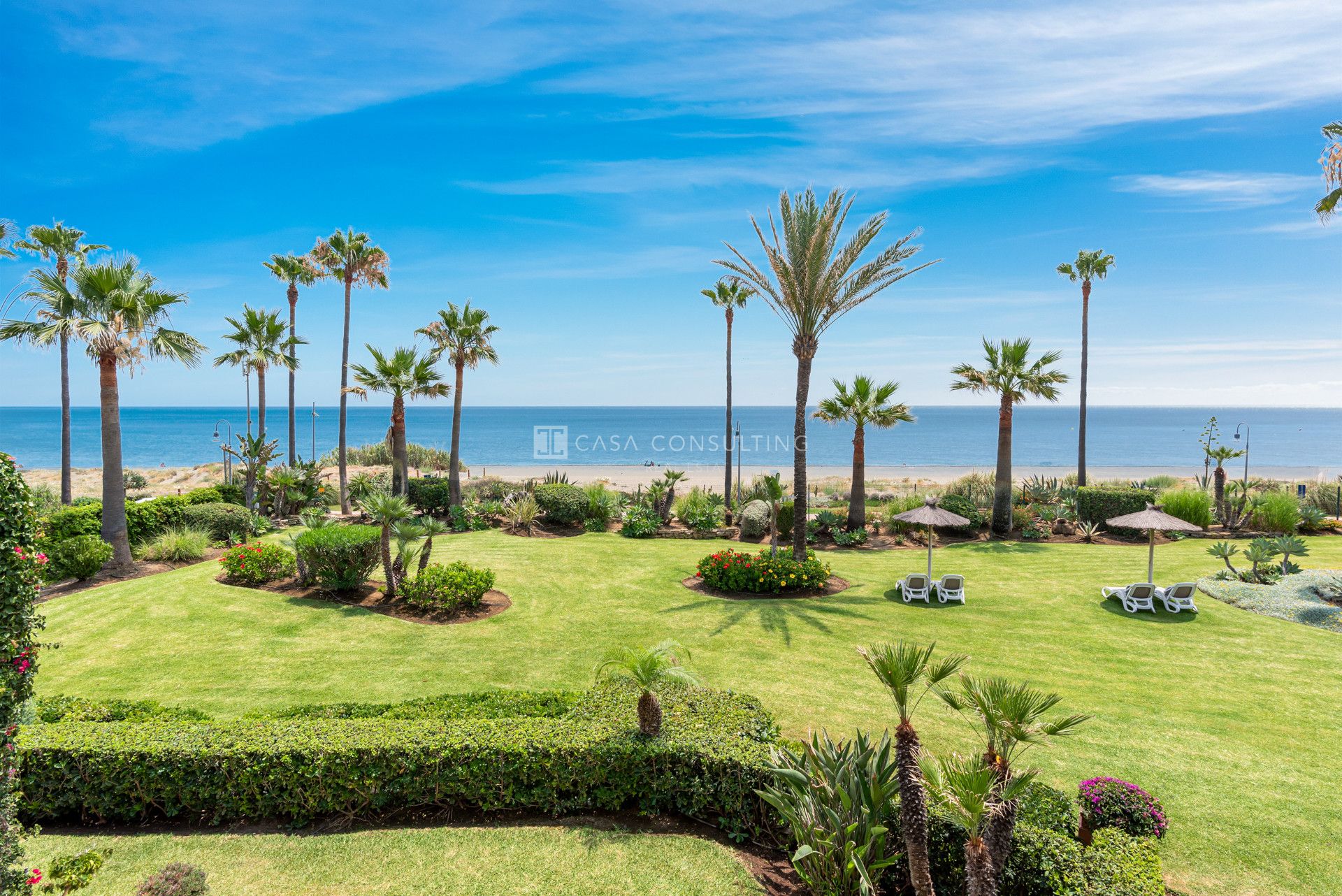 Front line beach, 3 bedrooms apartment on the New Golden Mile, Estepona 