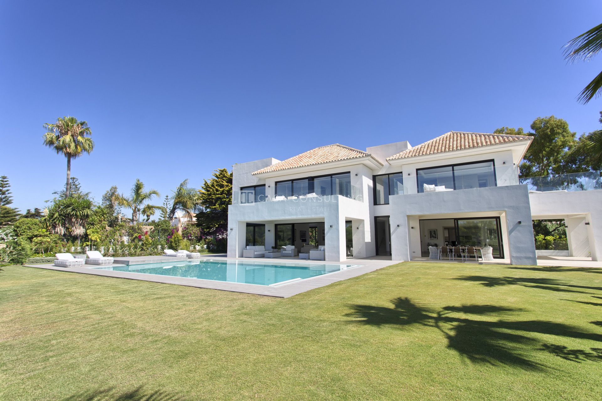 New contemporary Villa in Guadalmina Baja, Marbella