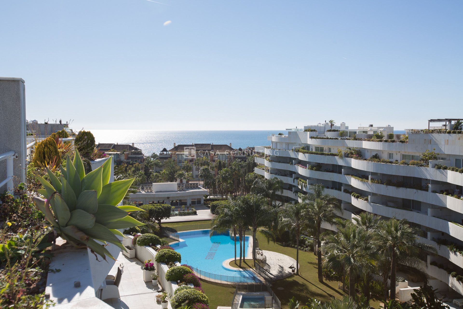 Luxurious Duplex Penthouse located on the beach in Puerto Banus, Marbella 