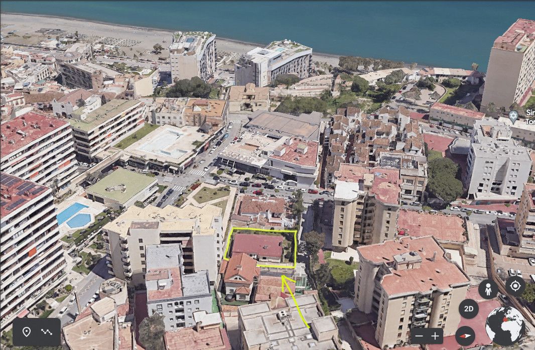 En venta una parcela única, ubicada en el centro de Torremolinos, en La Nogalera. Ideal para un hotel o edificio de apartamentos.