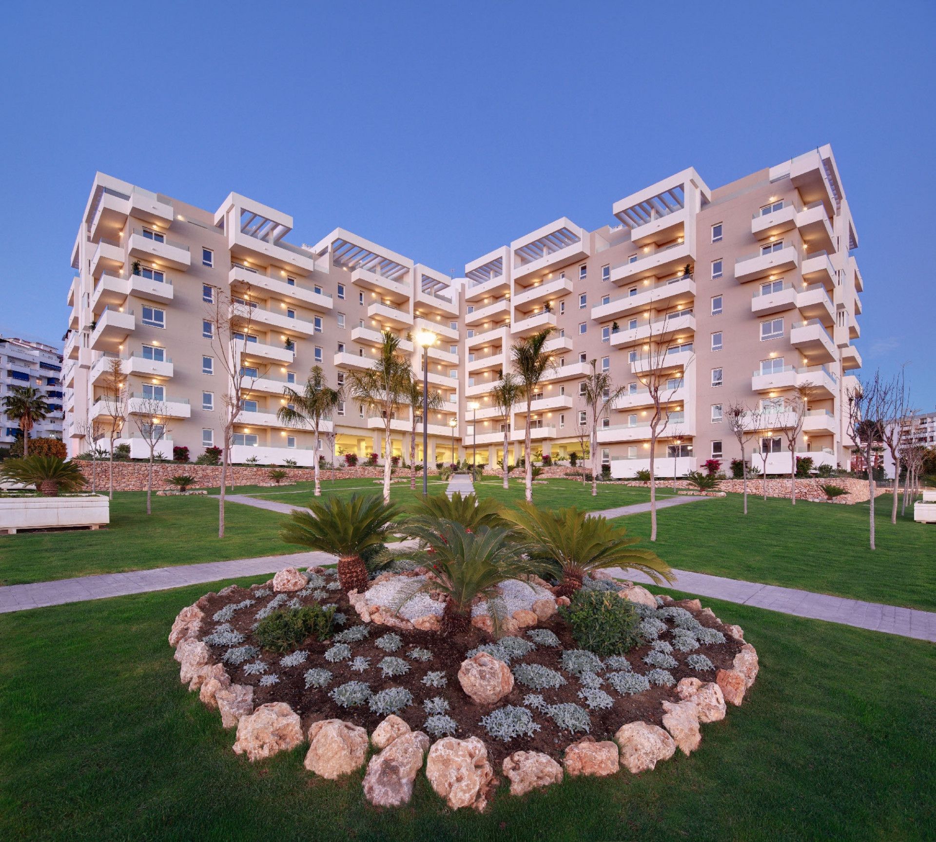 Elegante apartamento en alquiler en Nueva Andalucía, Costa del Sol