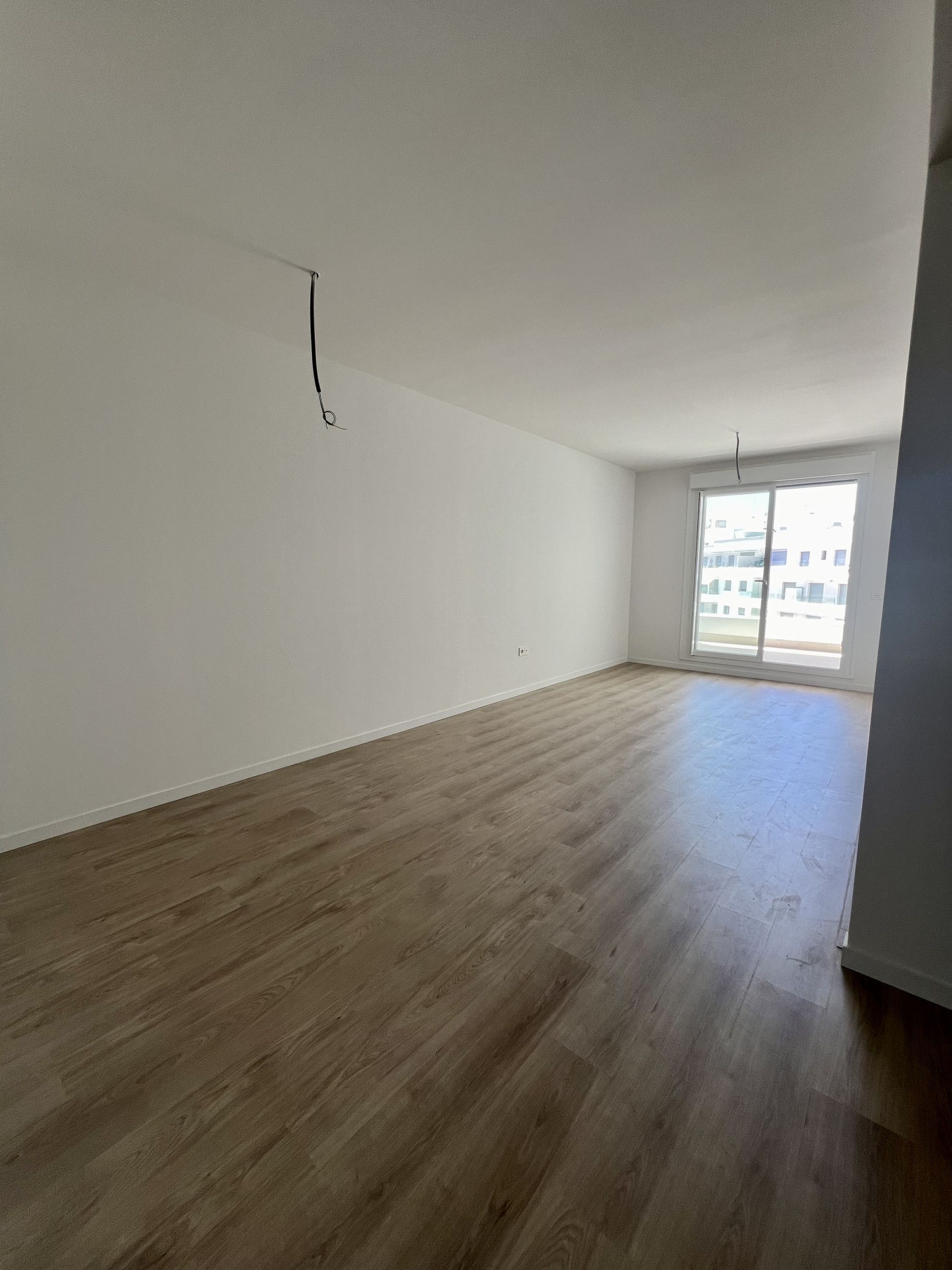 Stunning brand new apartment located in Nueva Andalucia walking distance to all amenities