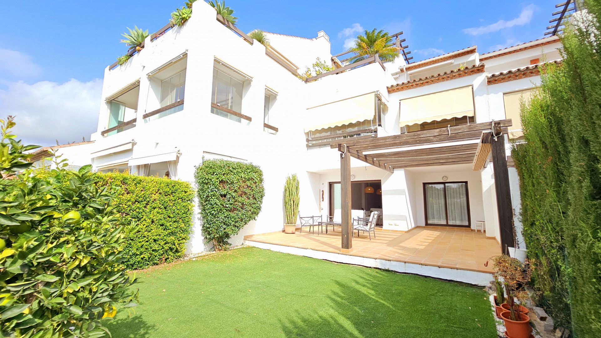 2 bedroom ground floor apartment with private garden for sale in Casares Green