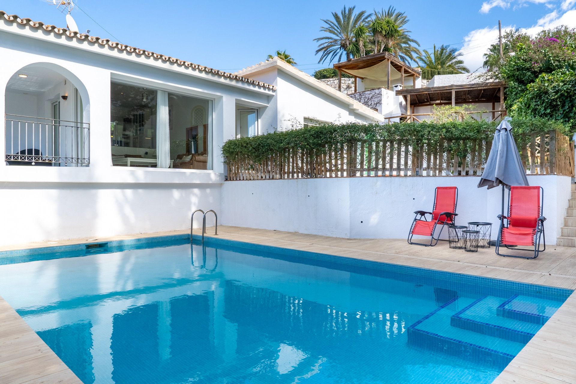 Villa en venta en El Rosario, Marbella