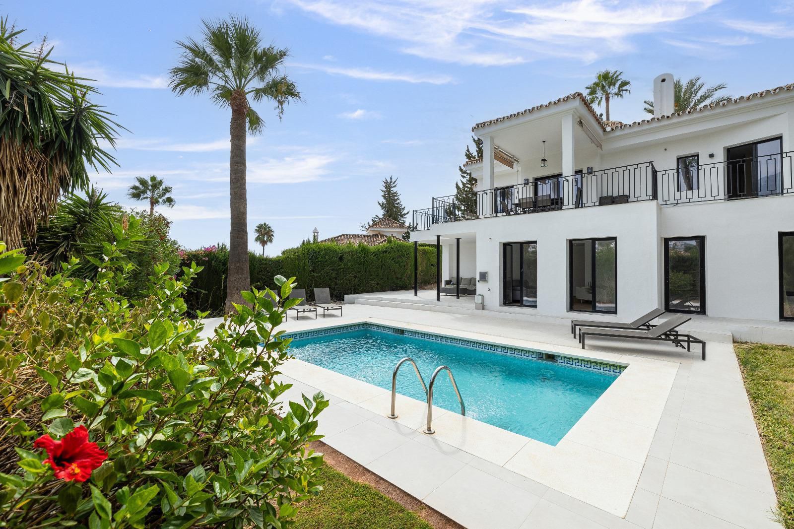 Villa en venta en Nueva Andalucia, Marbella, Costa del Sol