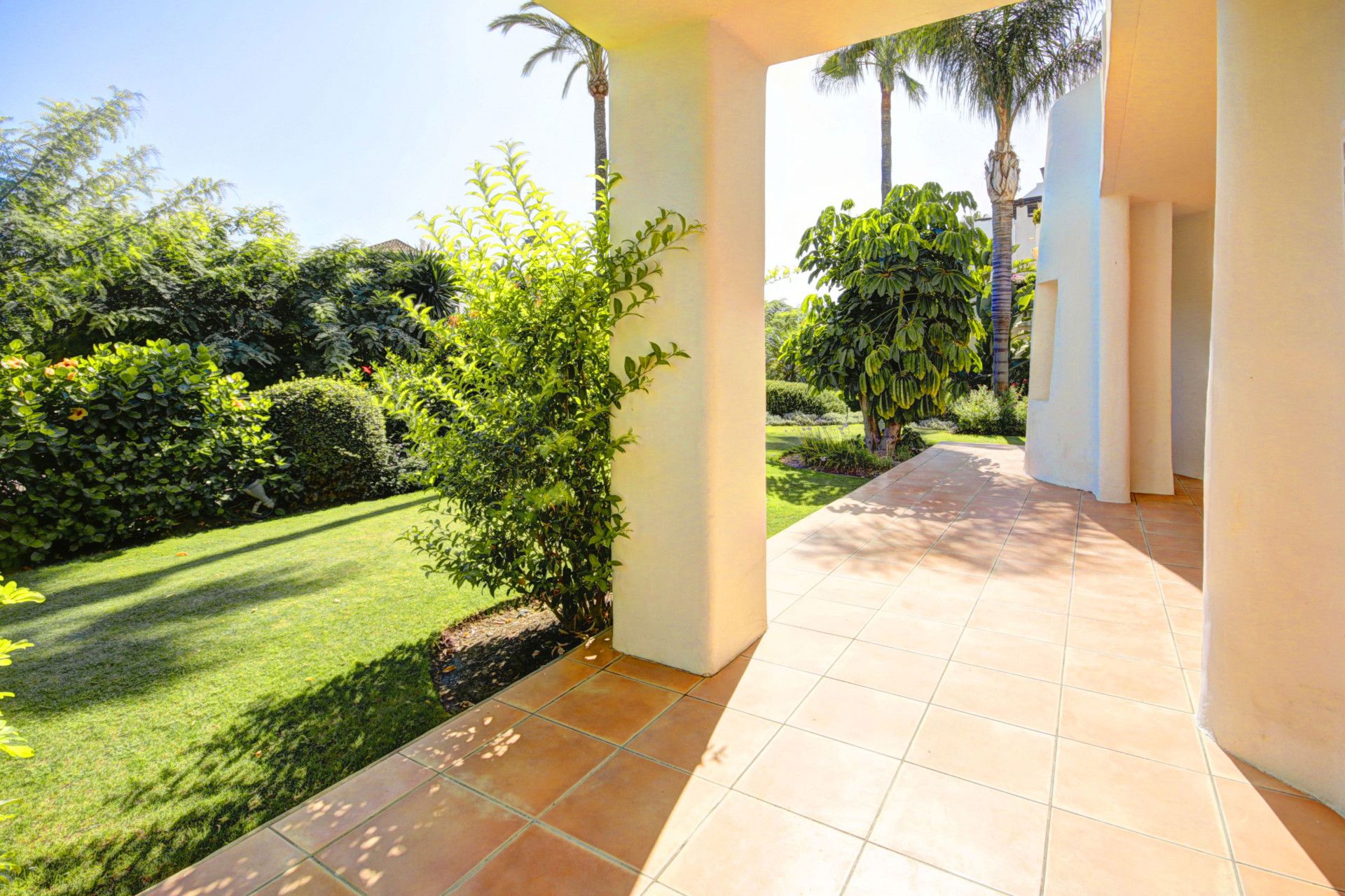 Magnificent 3 bedroom apartment for sale in Alcazaba Beach