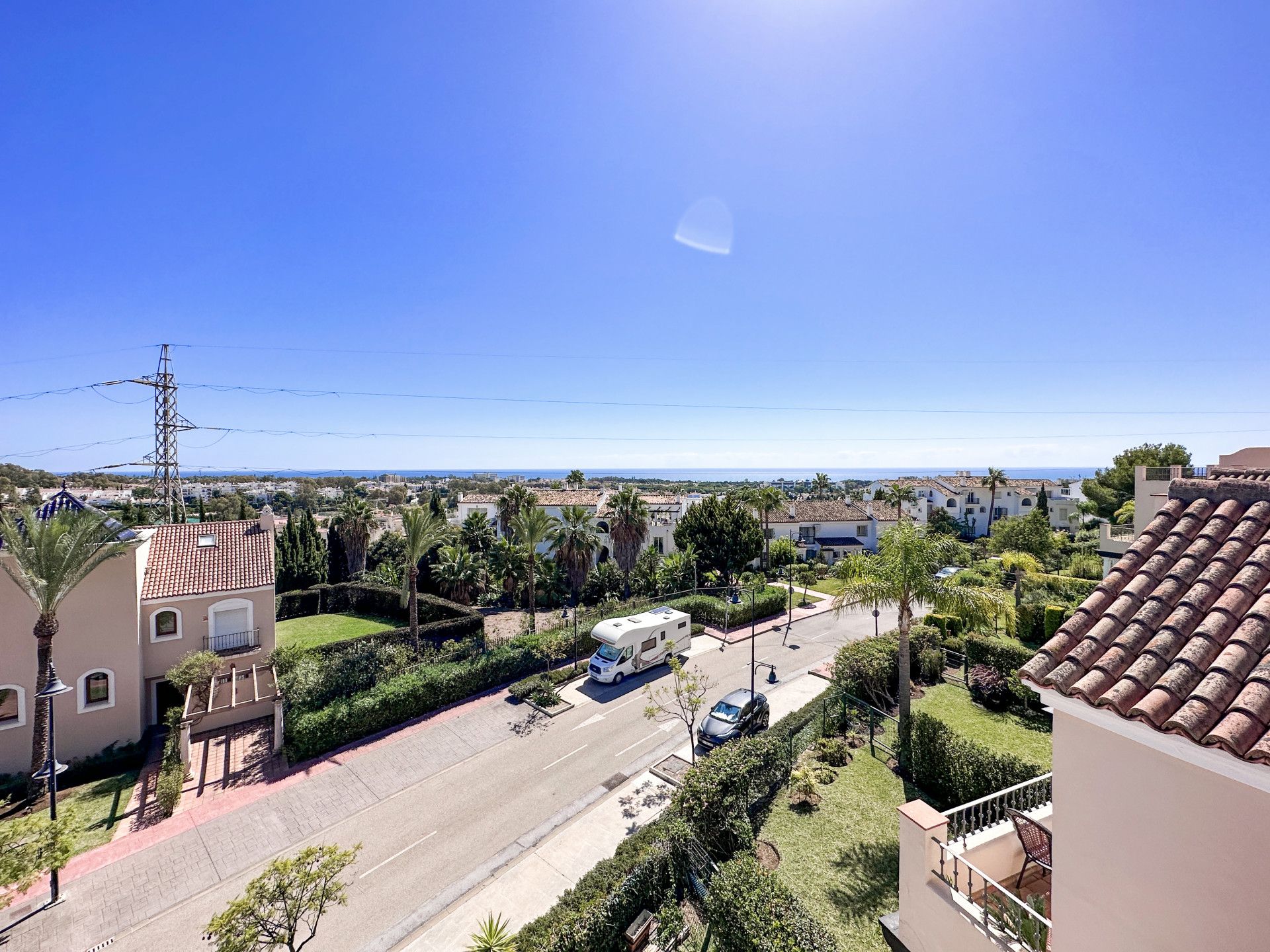 Preciosa casa adosada de 4 dormitorios con vistas al mar en venta en Paraiso Hills, Estepona