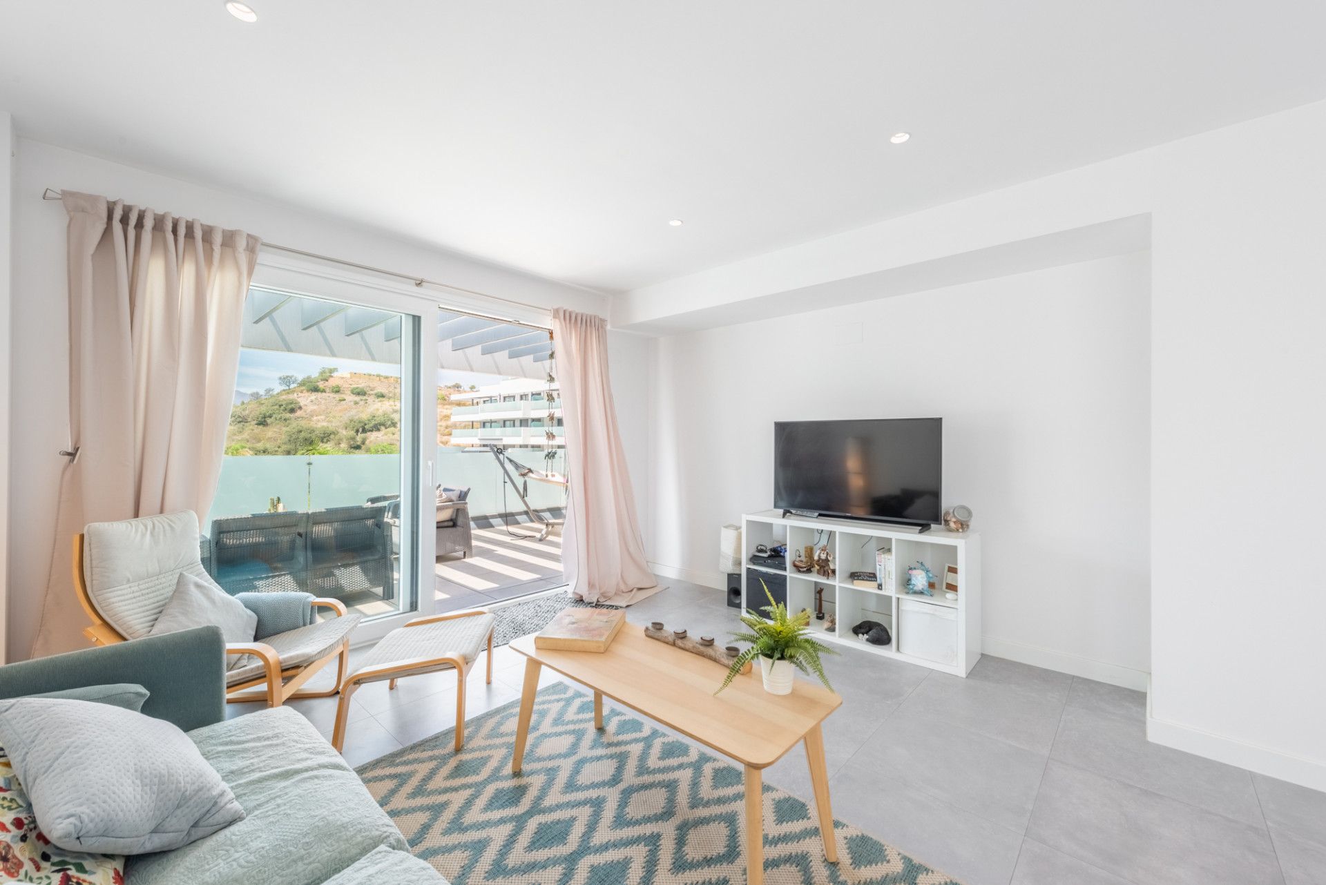 Apartamento de lujo con vistas a la piscina en Cala de Mijas