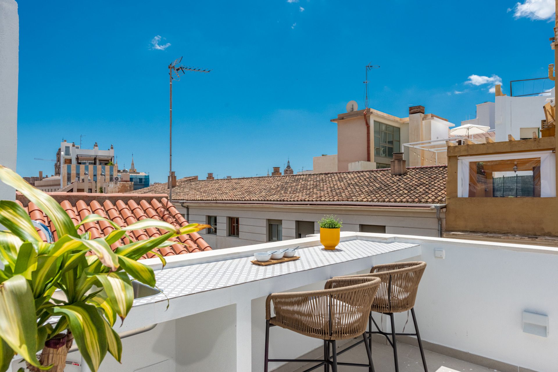 Atico de lujo en edificio señioral con terrazas privadas en una calle tranquila en el casco histórico de la ciudad de Málaga