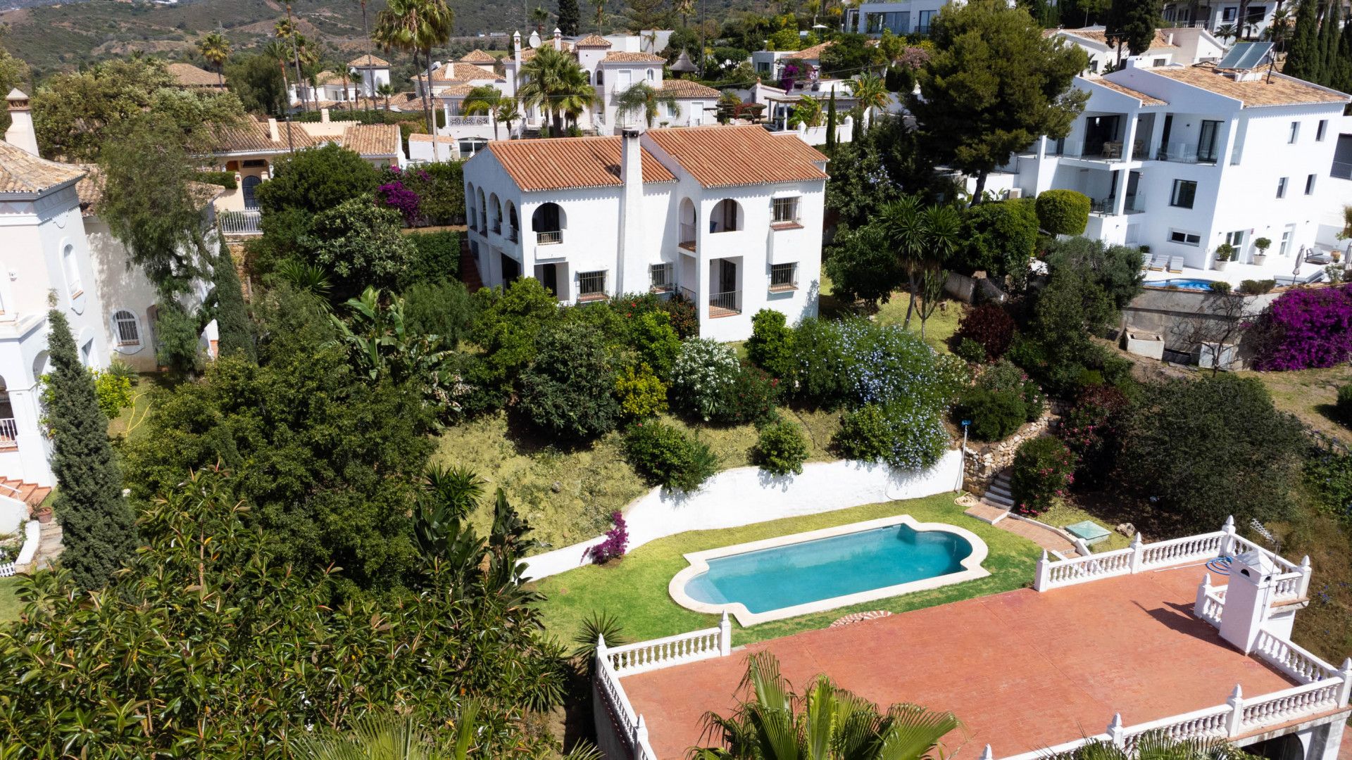 MAGNIFICENT VILLA IN EL ROSARIO. INVESTMENT OPPORTUNITY