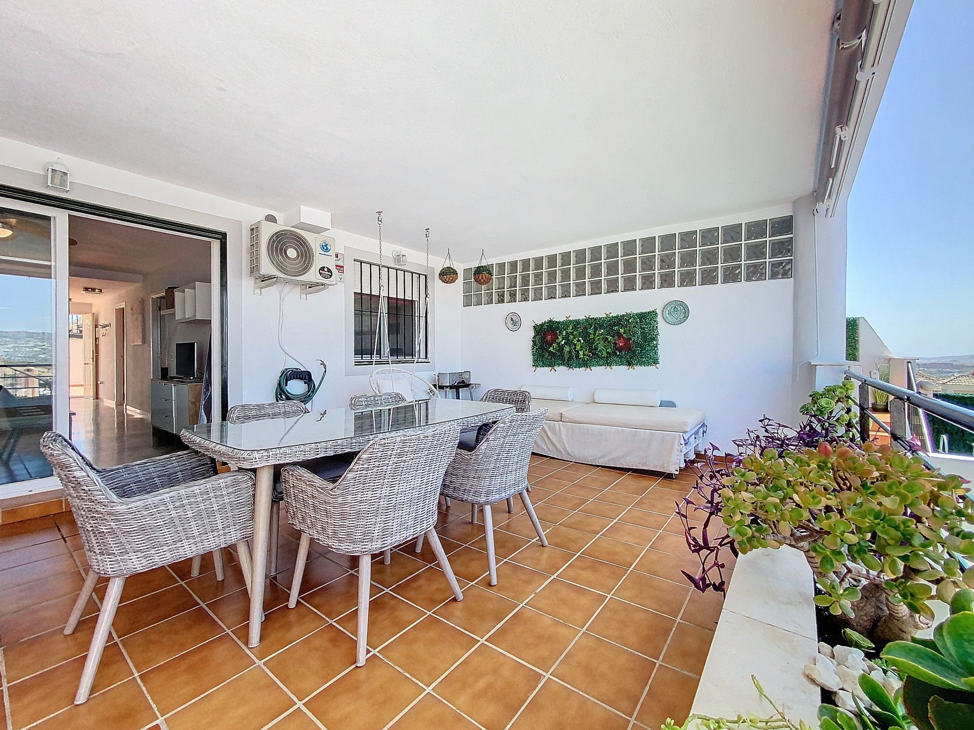 Opportunity in Doña Julia! middle floor apartment with garden!