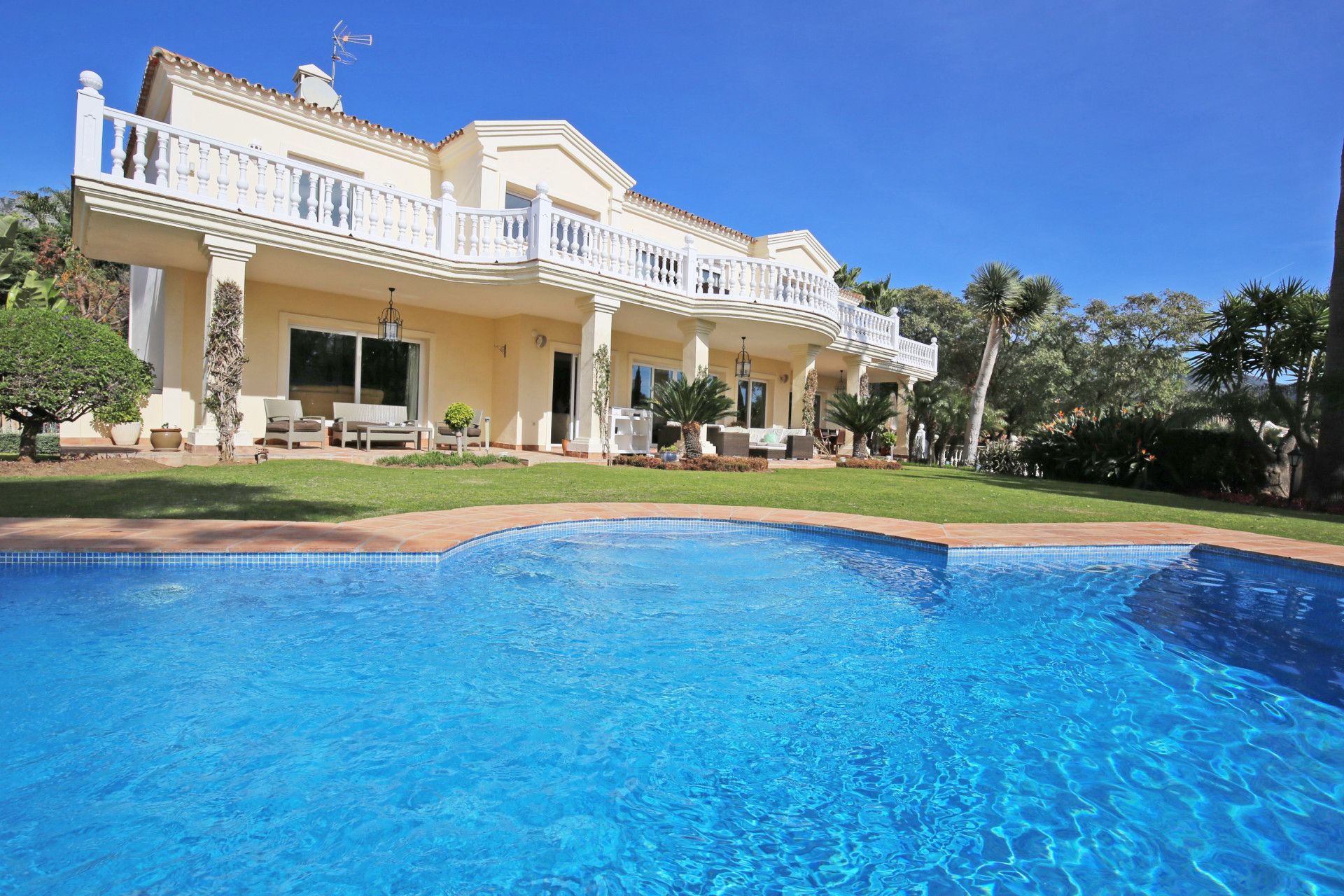 Villa for sale in Marbella Golden Mile, Costa del Sol