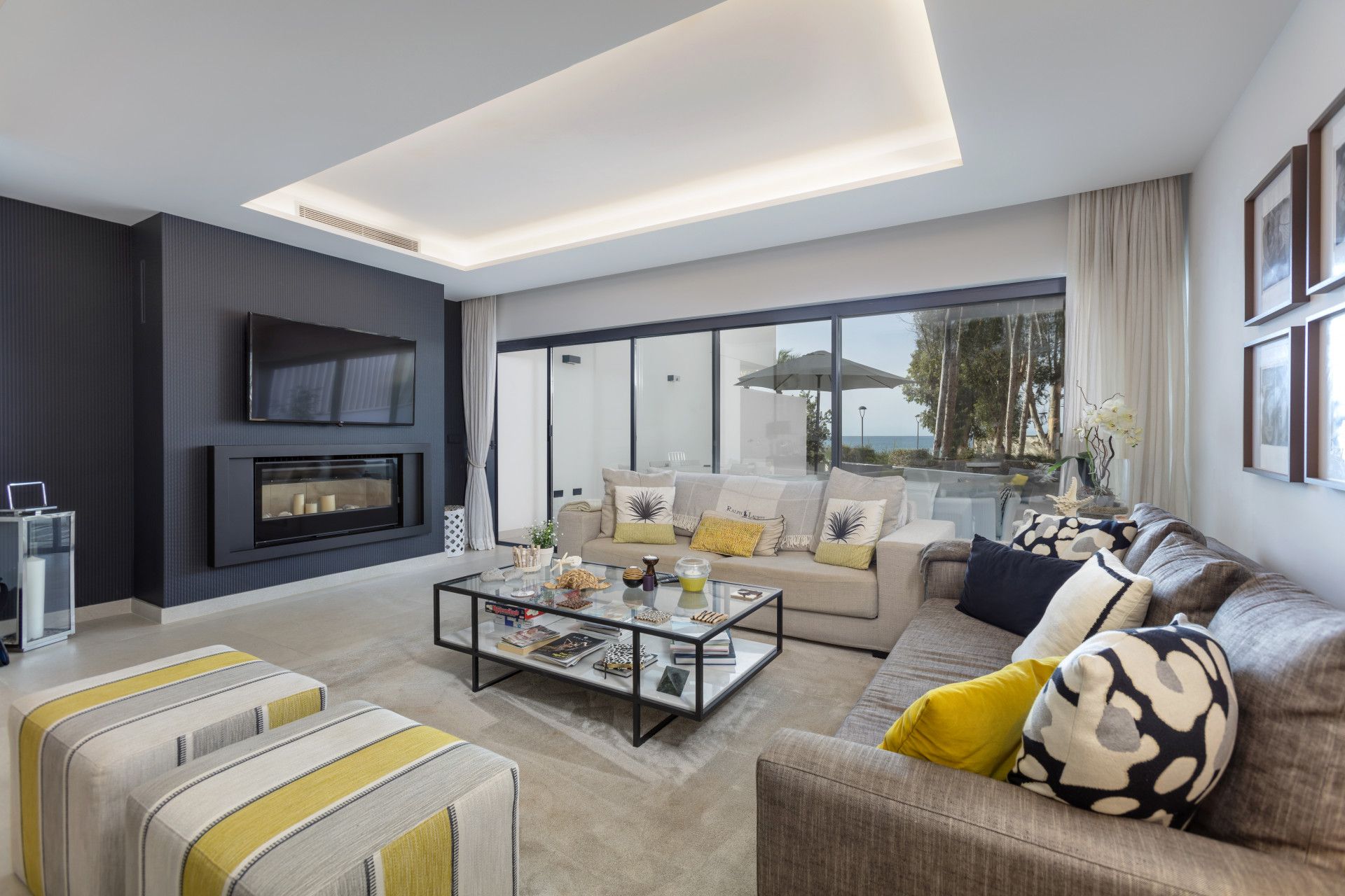 The Island: Luxury townhouse in first sea line