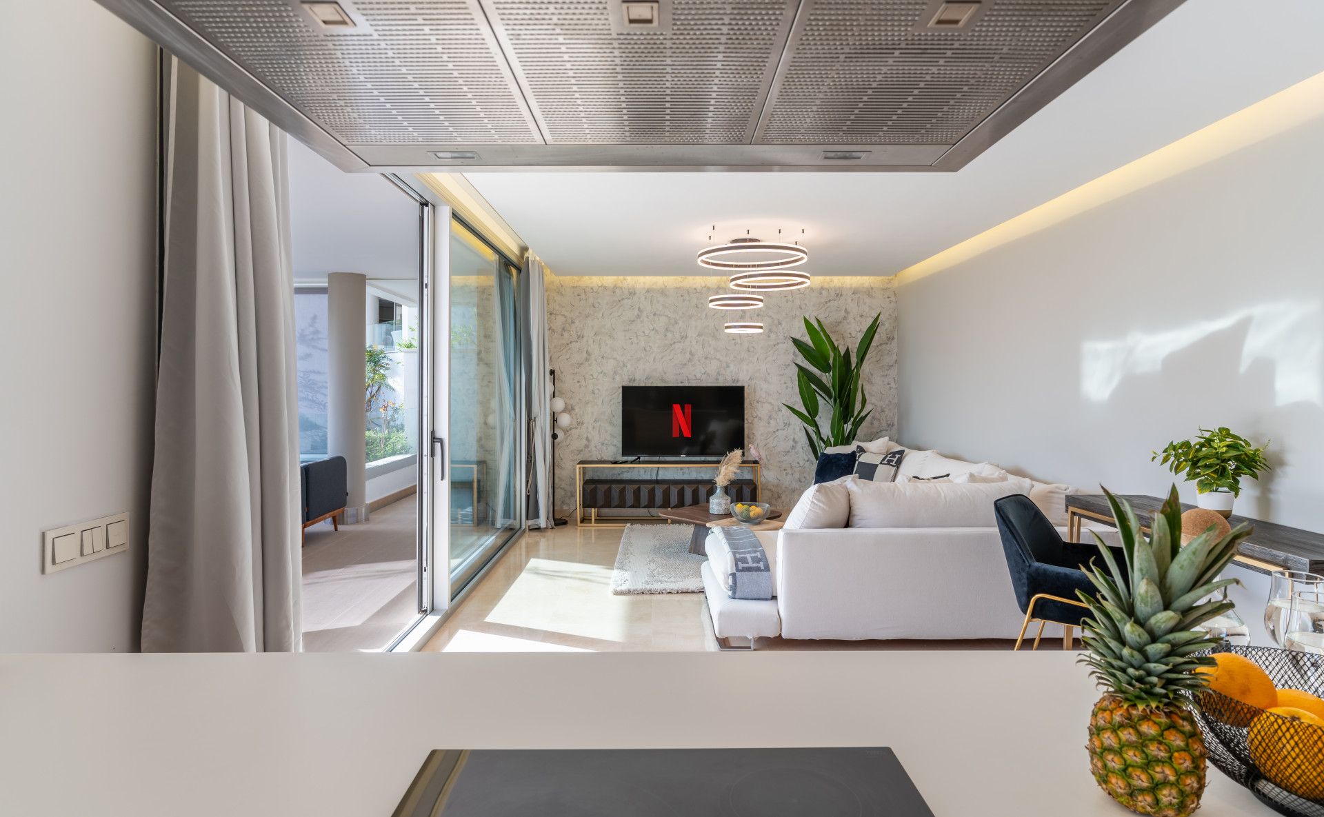 Contemporáneo apartamento con orientación suroeste en La Reserva de Alcuzcuz, Benahavis.