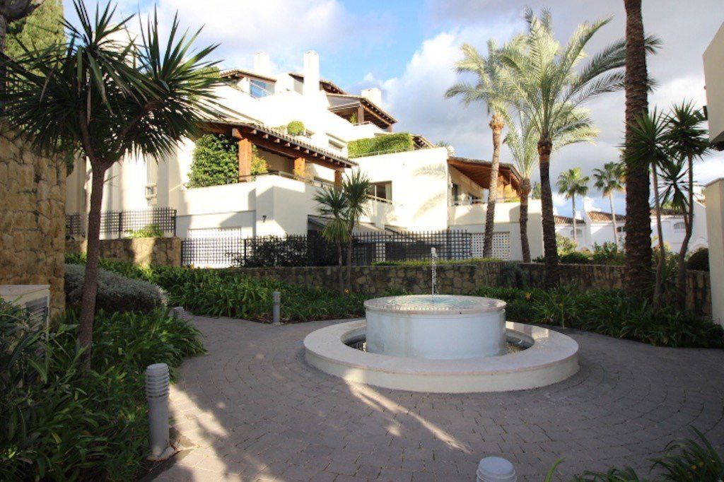 Apartment for sale in Marbella Golden Mile, Costa del Sol