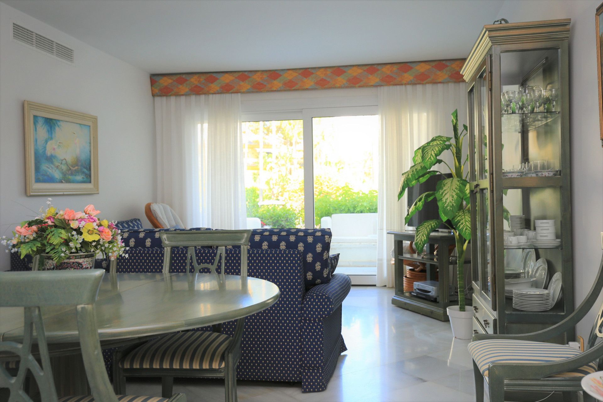 2 Bedroom Ground Floor Apartment in Alhambra del Mar