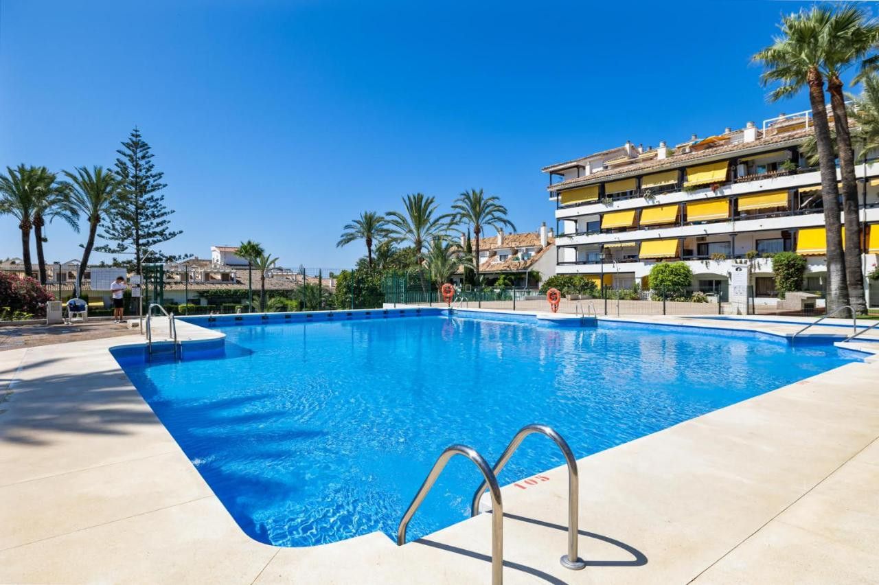 Two bedroom penthouse located in a prime location of the Golden Mile, Marbella with sea views