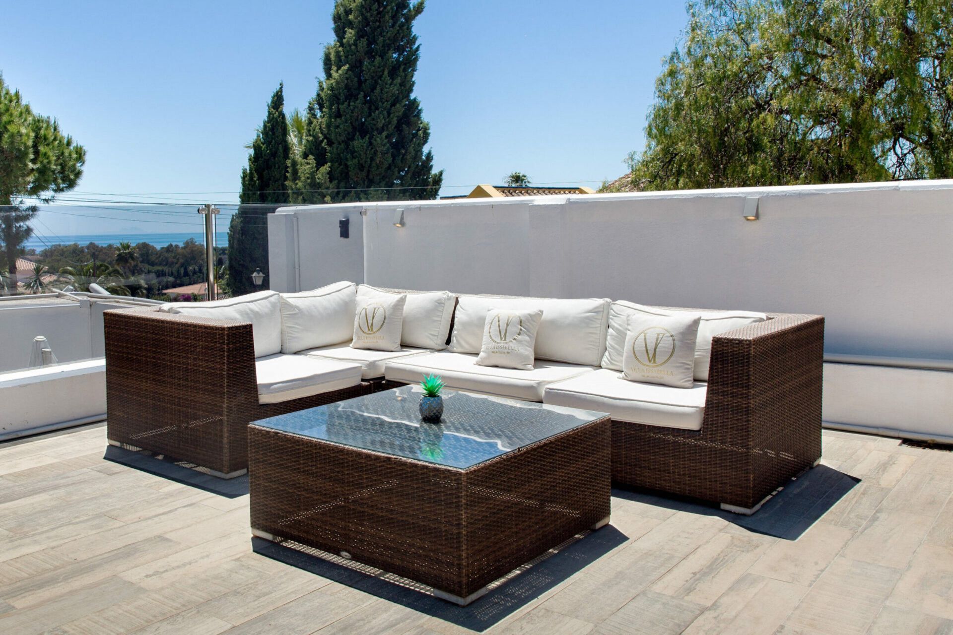 Wonderful eight bedroom villa with stunning, panoramic views across the Mediterranean Sea