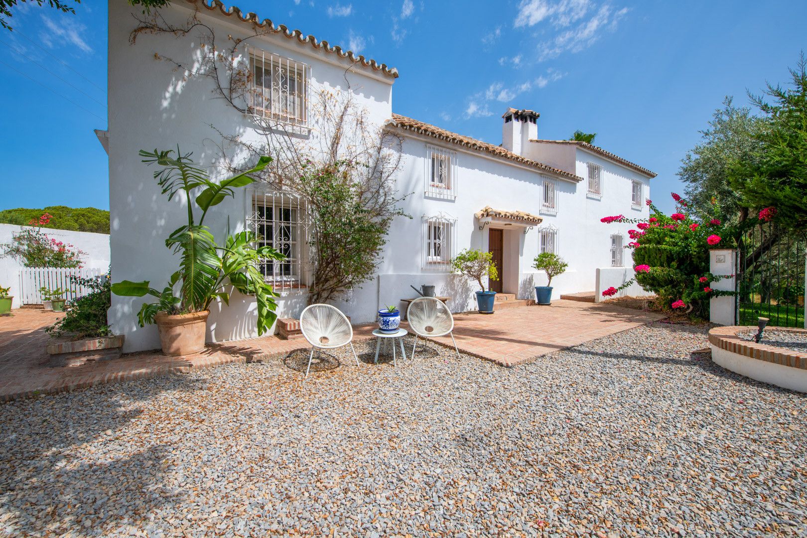 Este magnífico Cortijo español está situado en una zona tranquila de Benahavís!