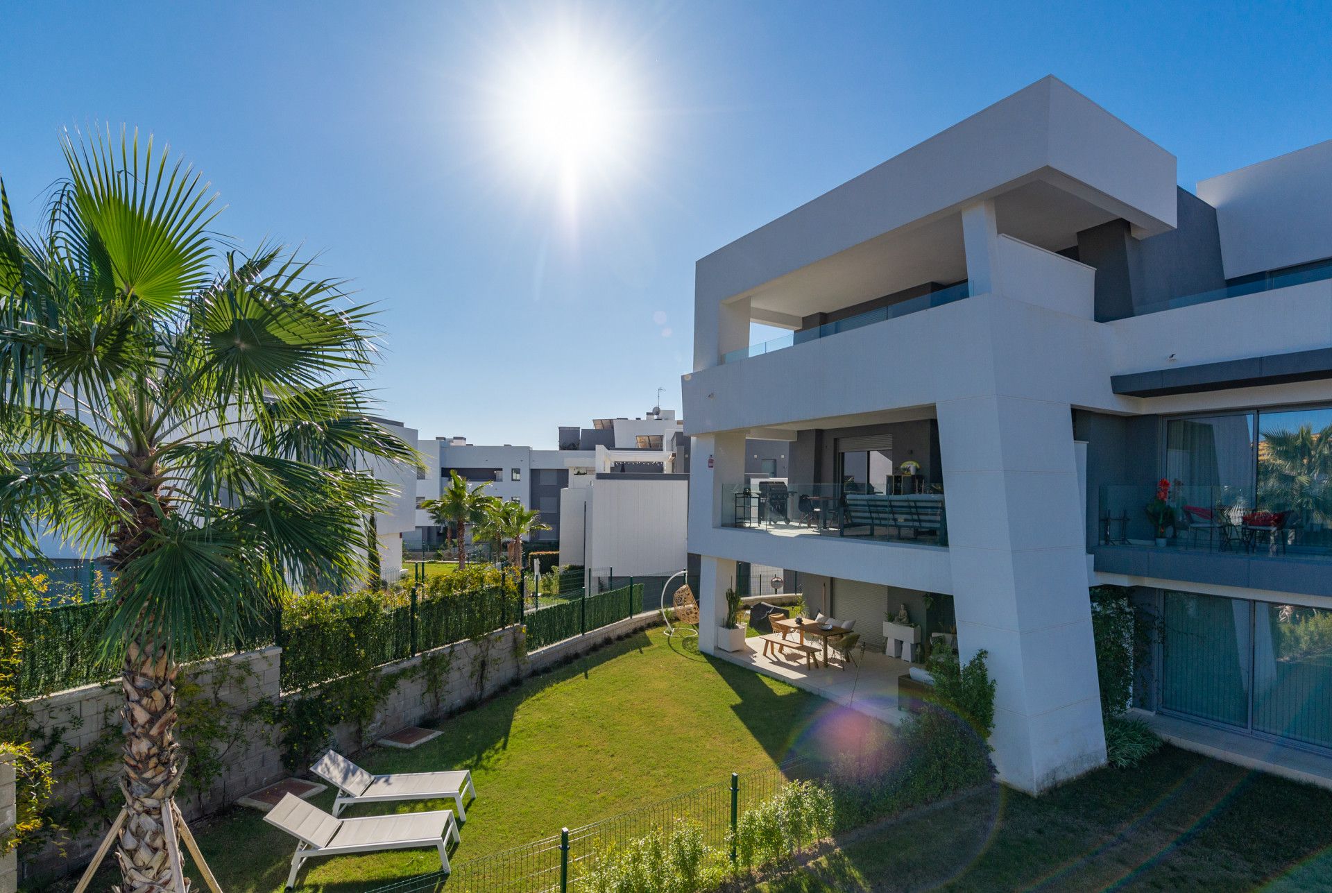 Nuevo Apartamento Moderno con las mejores comodidades en Selwo Estepona