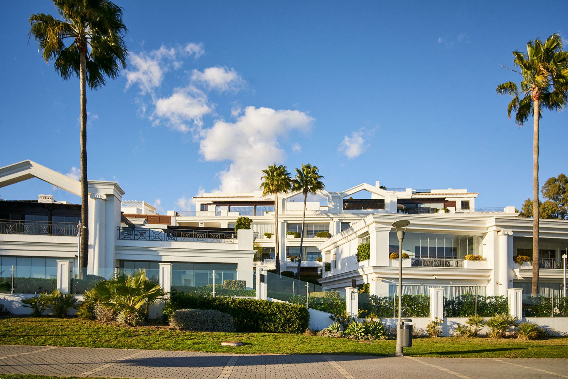 Luxury Beachfront Apartment in Doncella Beach, Estepona