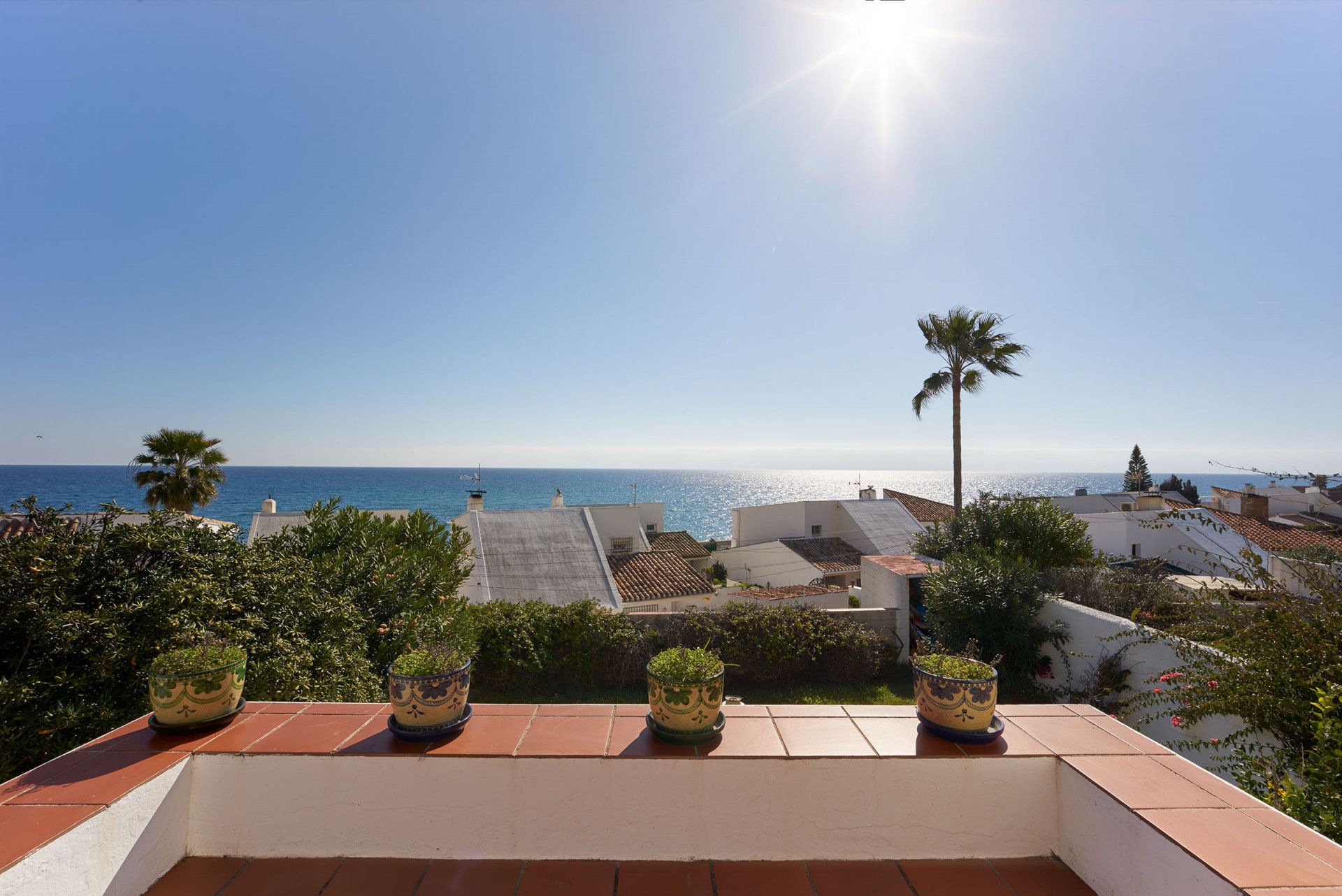 Villa con vistas al mar en Bahía Dorada Estepona