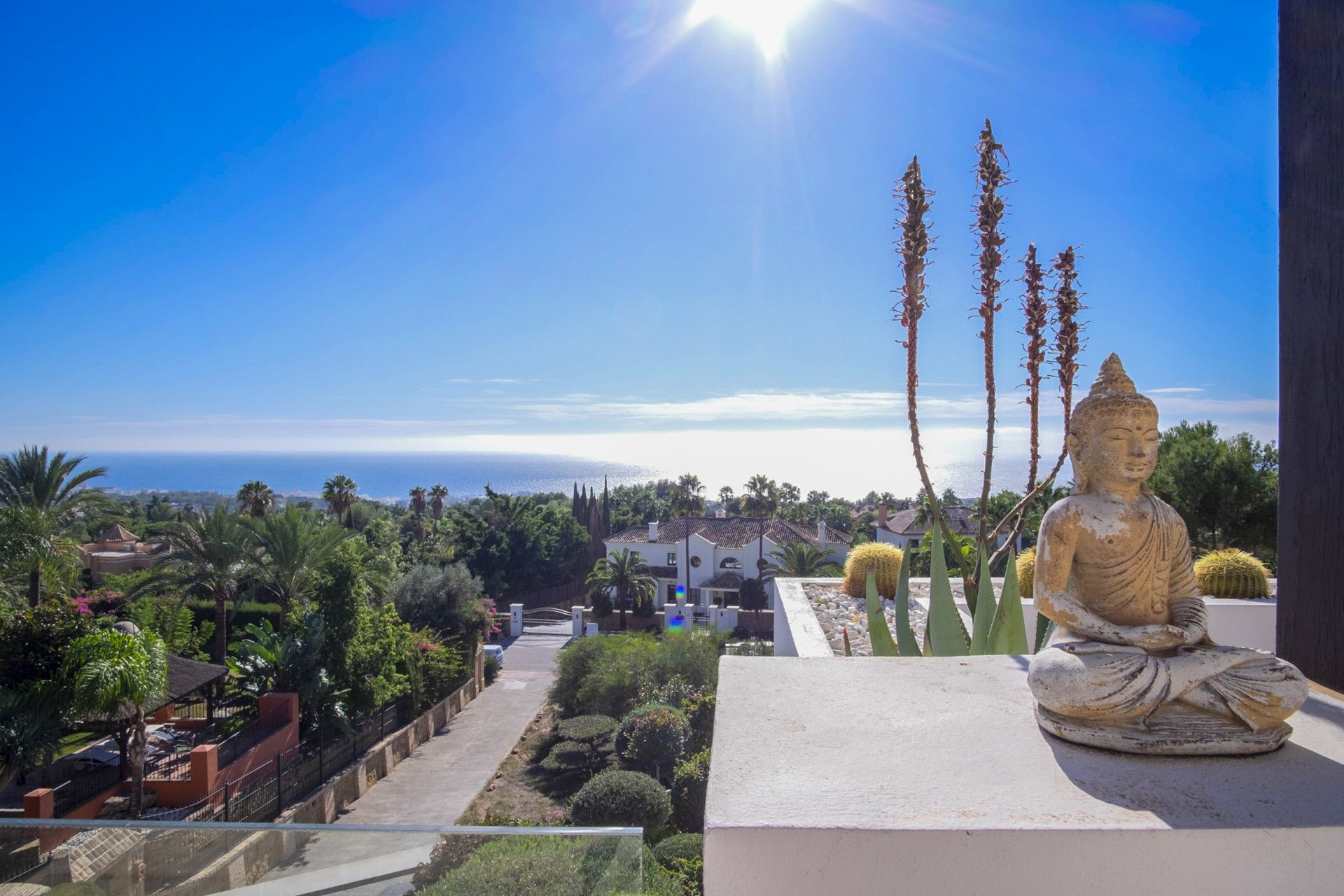 Villa de lujo con impresionantes vistas garantizadas al mar en Sierra Blanca, Marbella