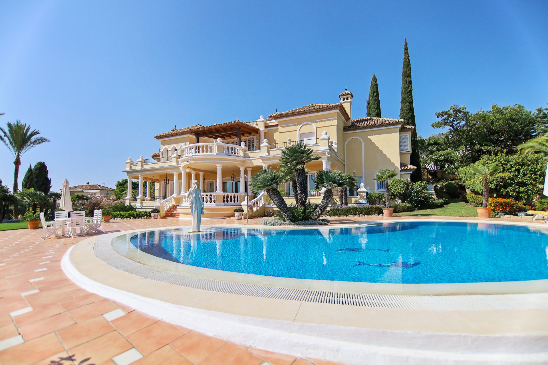 Villa Pareada en venta en Benahavis