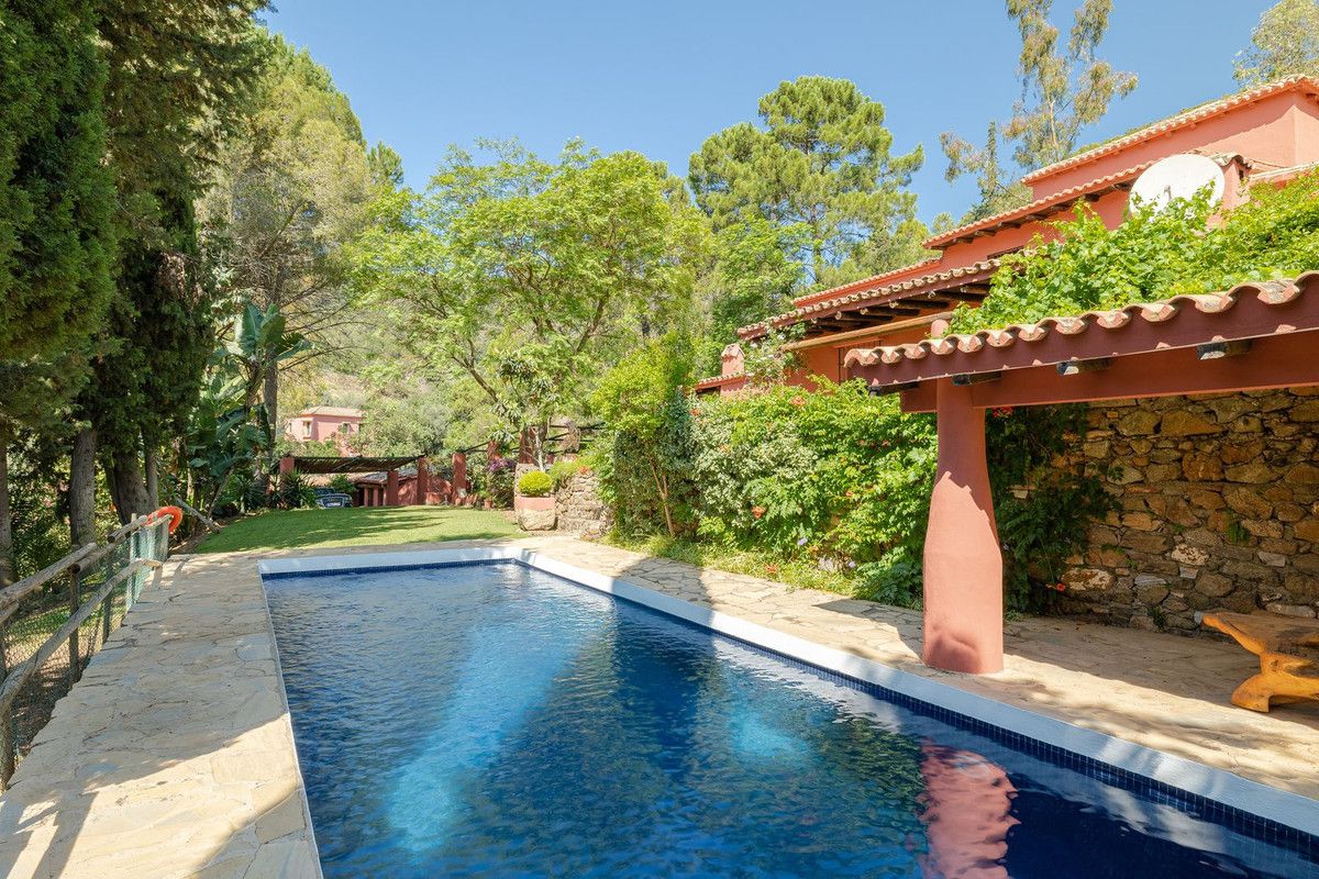 Villa for sale in Benahavis, Costa del Sol