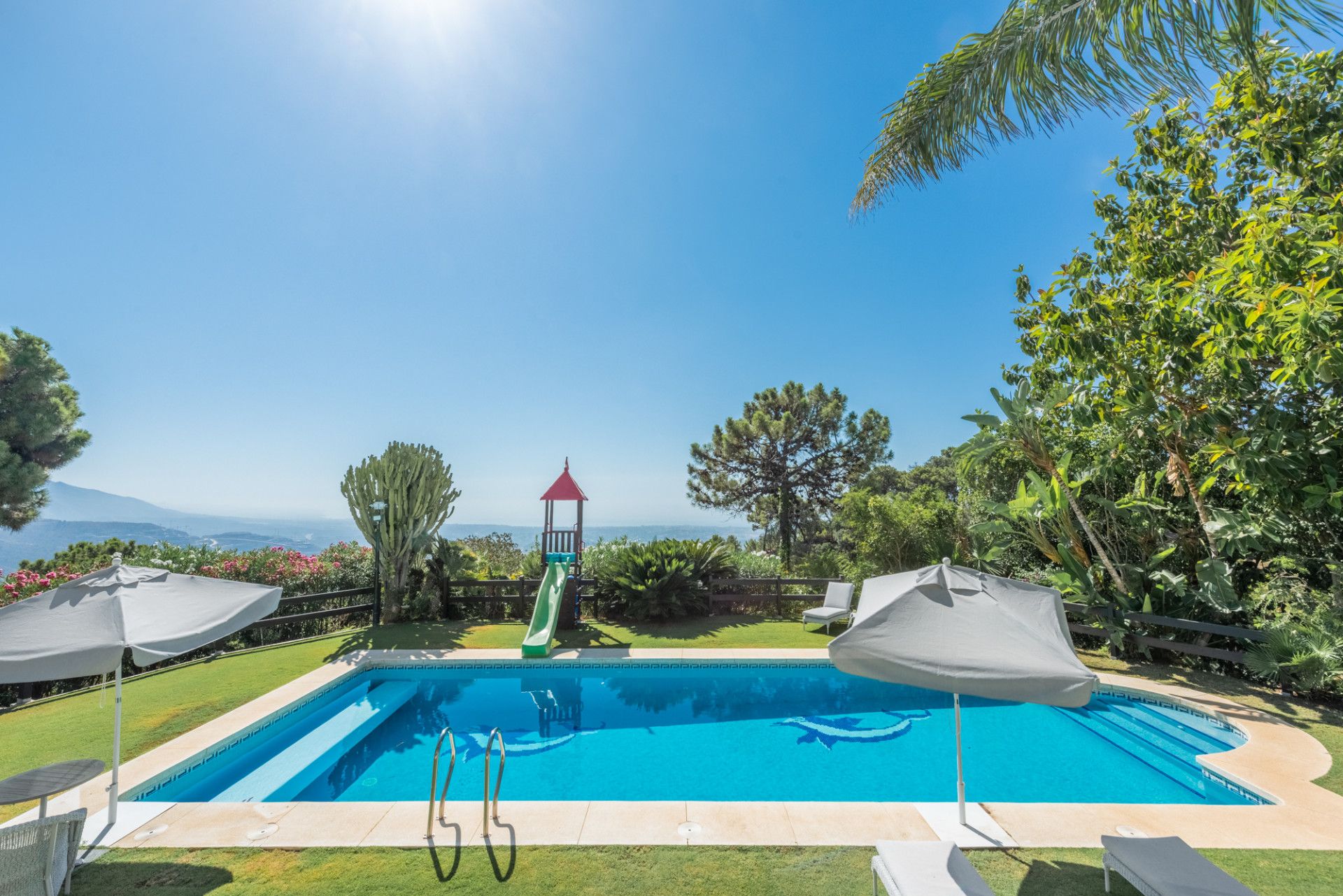 Wonderful villa in La Zagaleta, with sea views and an indoor swimming pool and SPA!