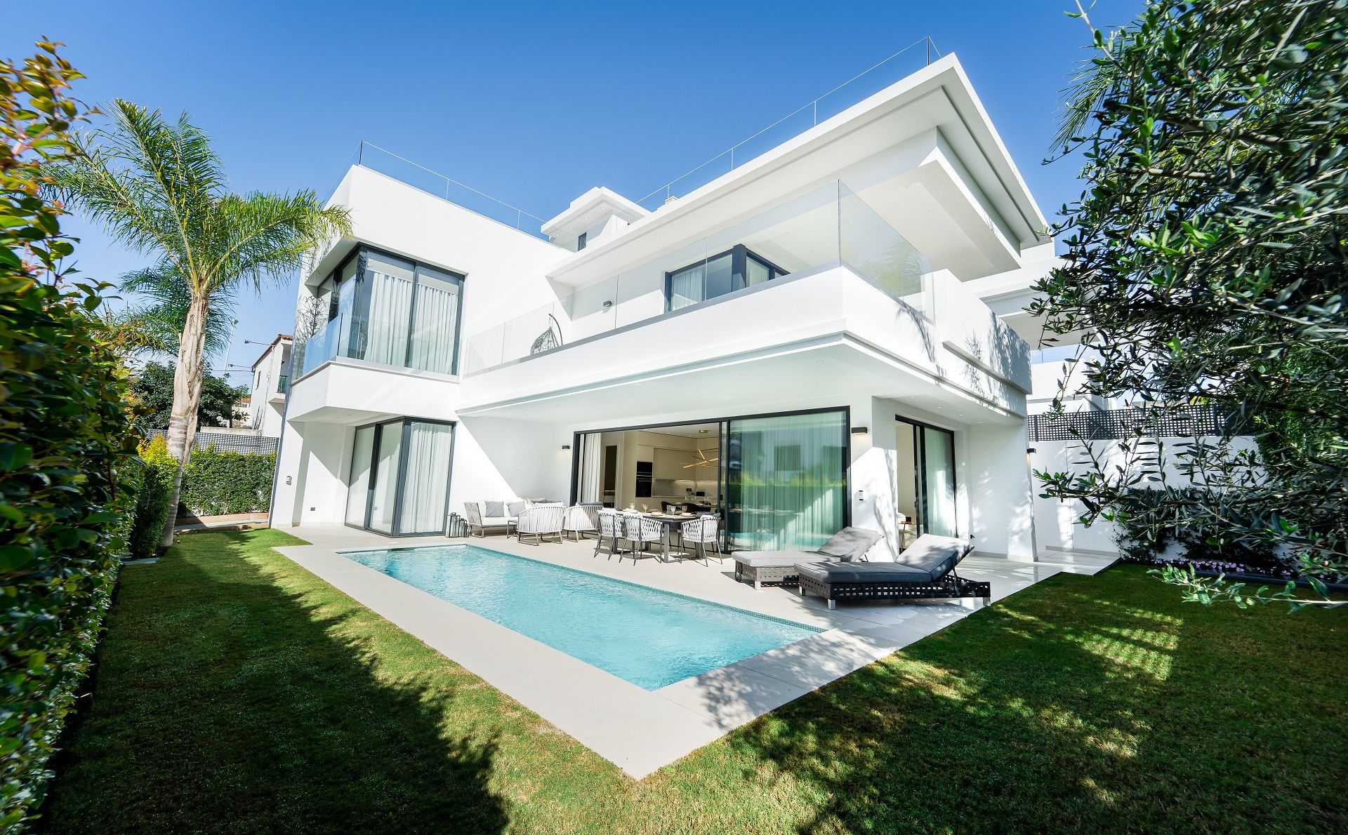 Modern Villa located in Rio Verde, Golden Mile, 100 m from the beach