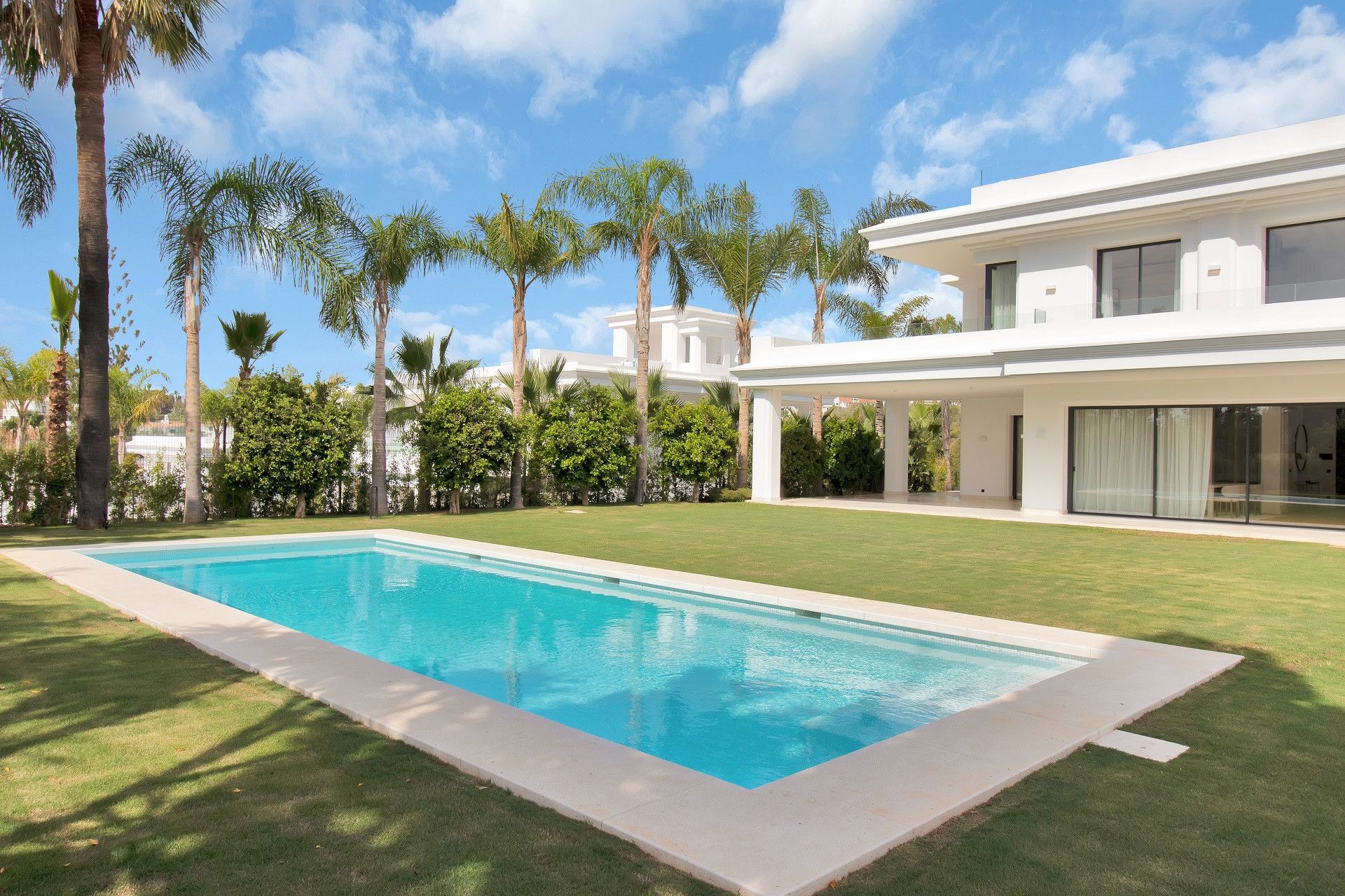 EXCLUSIVE DETACHED VILLAS IN LOMAS DE MARBELLA CLUB