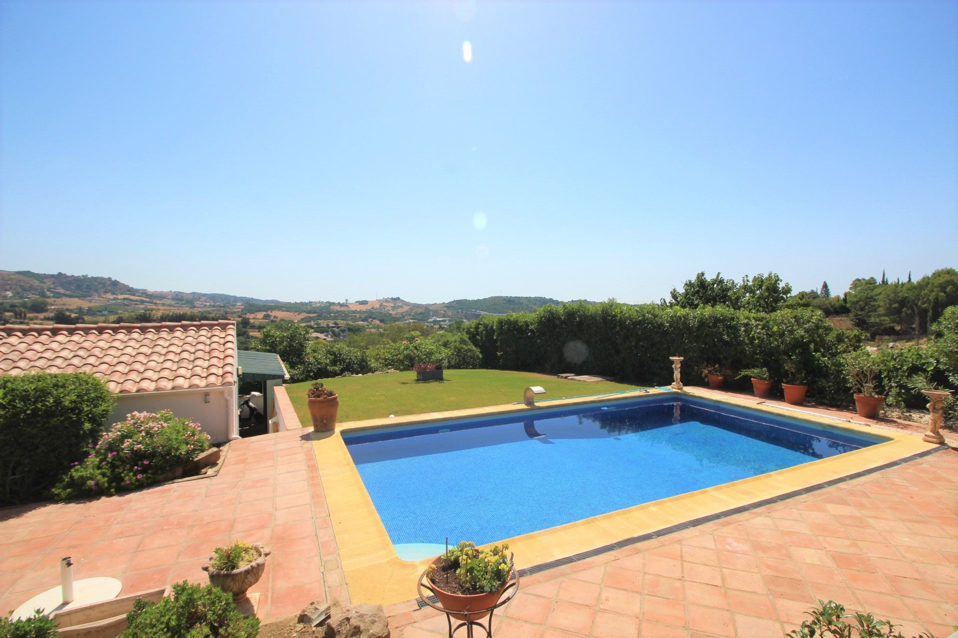 Large private villa with pool and extensive plot for sale in Estepona