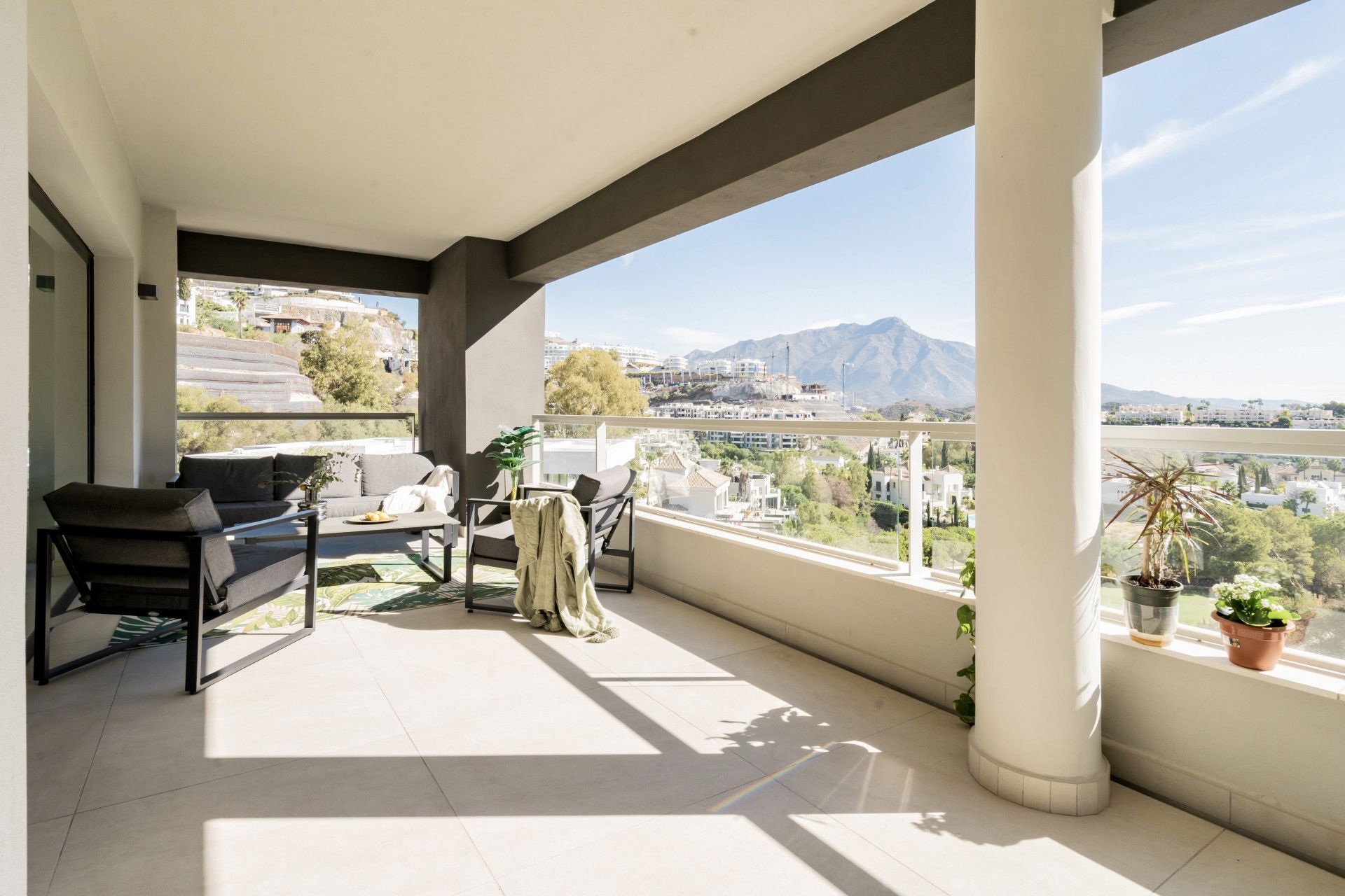 Modern elegant 3 bedroom apartment in La Quinta