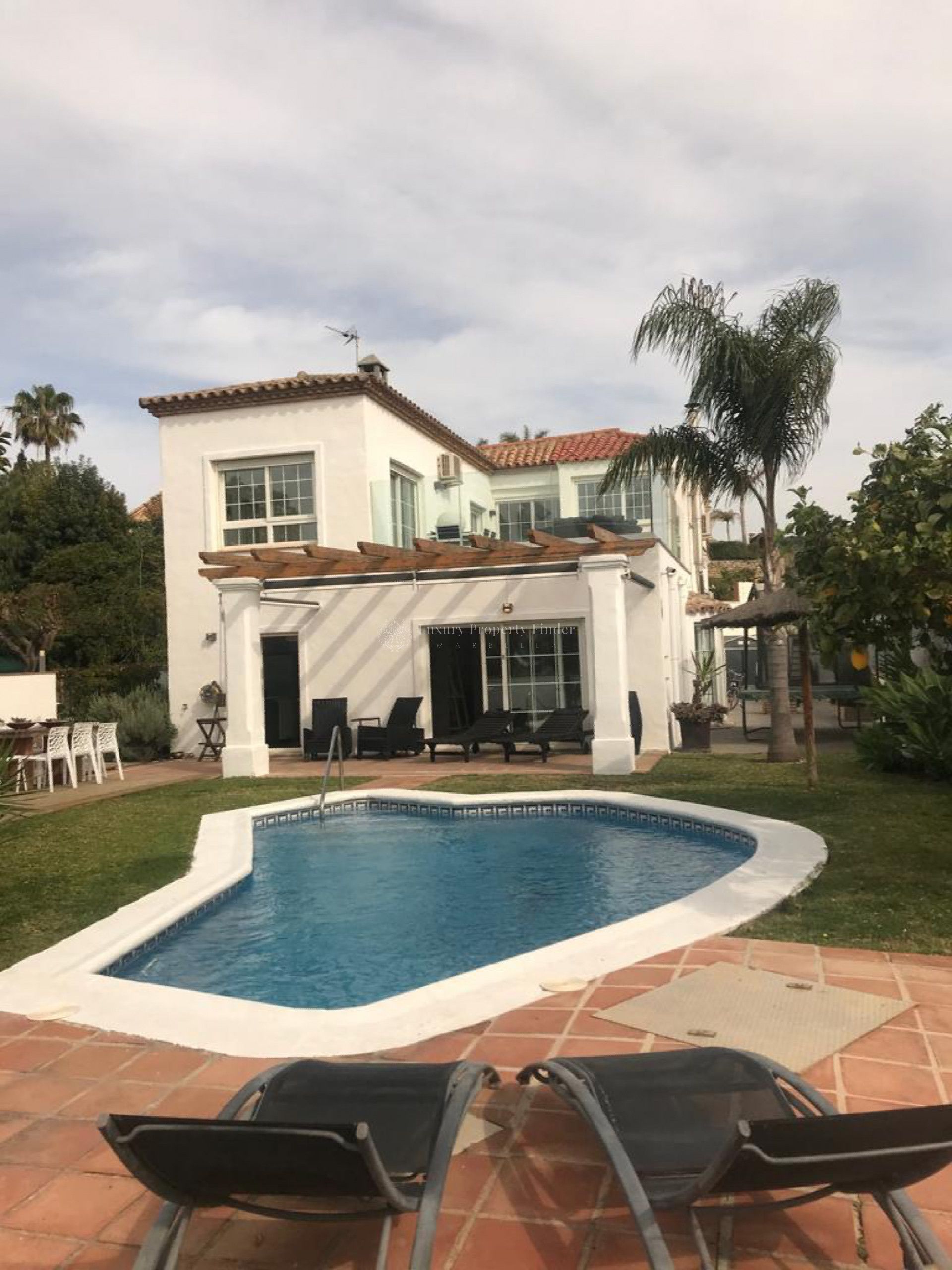 Villa for sale in Seghers, Estepona