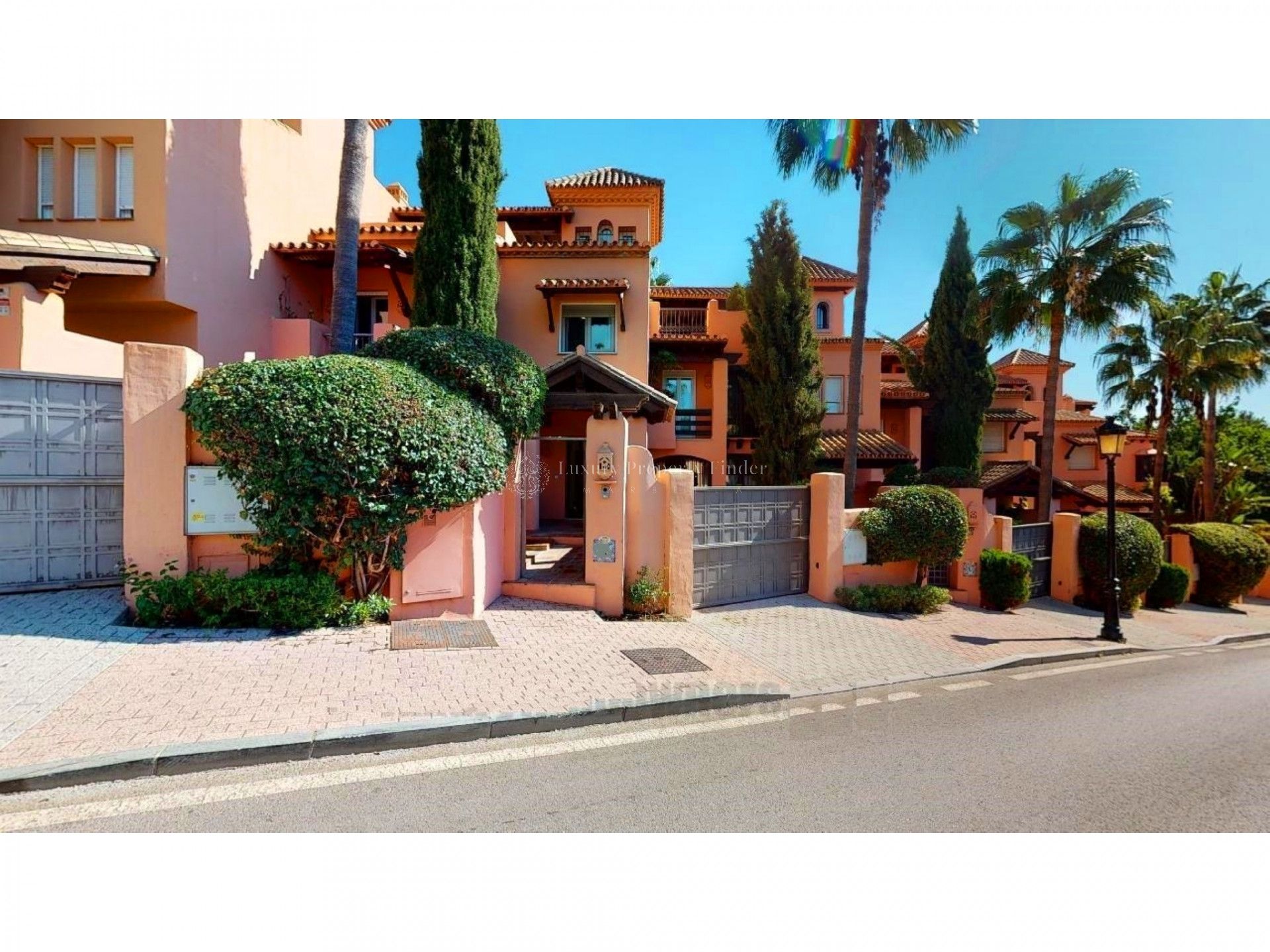 Town House for sale in Huerta Belón, Marbella